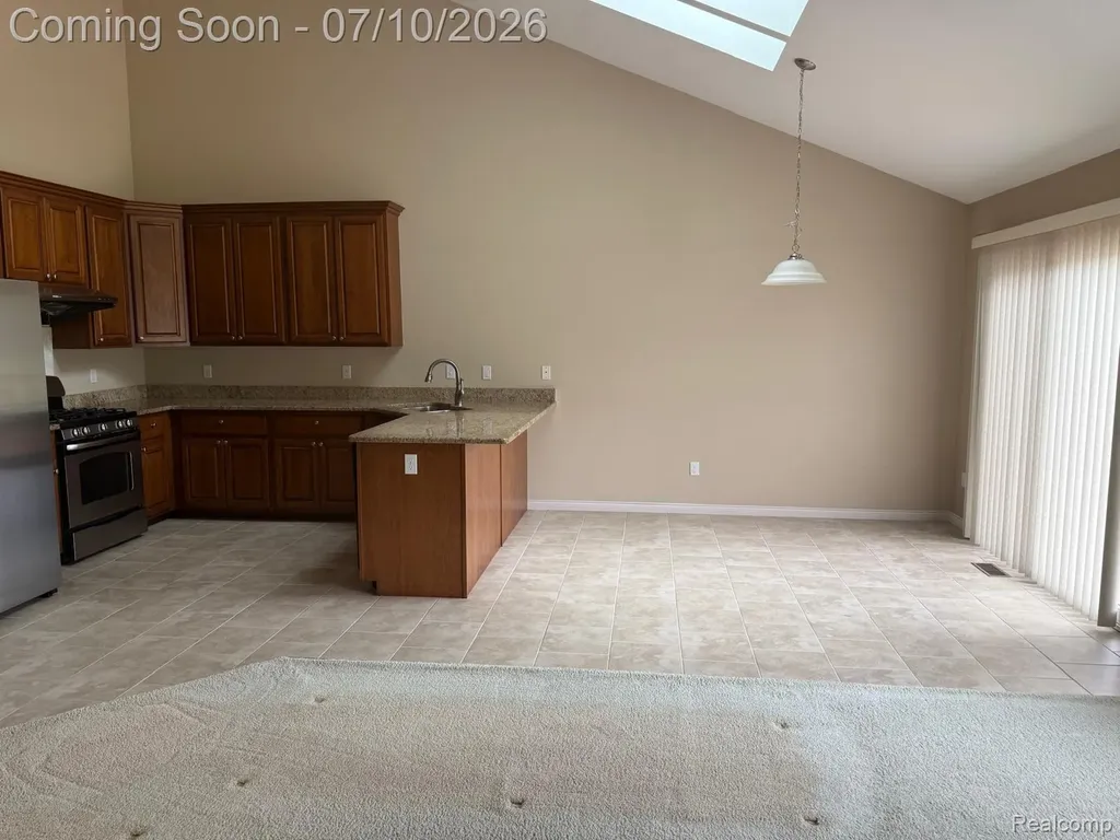49329 Village Pointe Drive Shelby Charter Township MI 48315