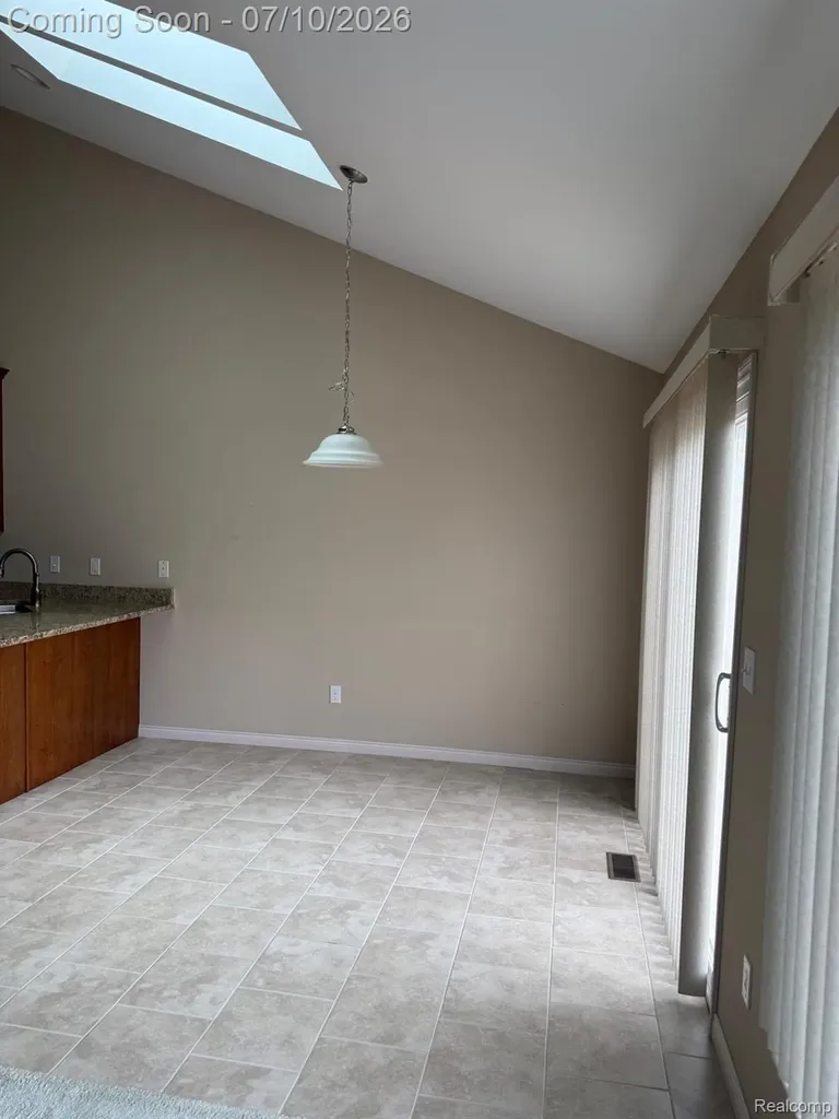 49329 Village Pointe Drive Shelby Charter Township MI 48315