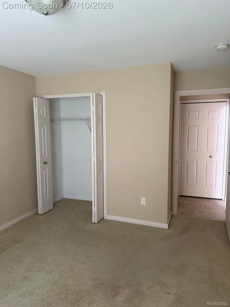 49329 Village Pointe Drive Shelby Charter Township MI 48315