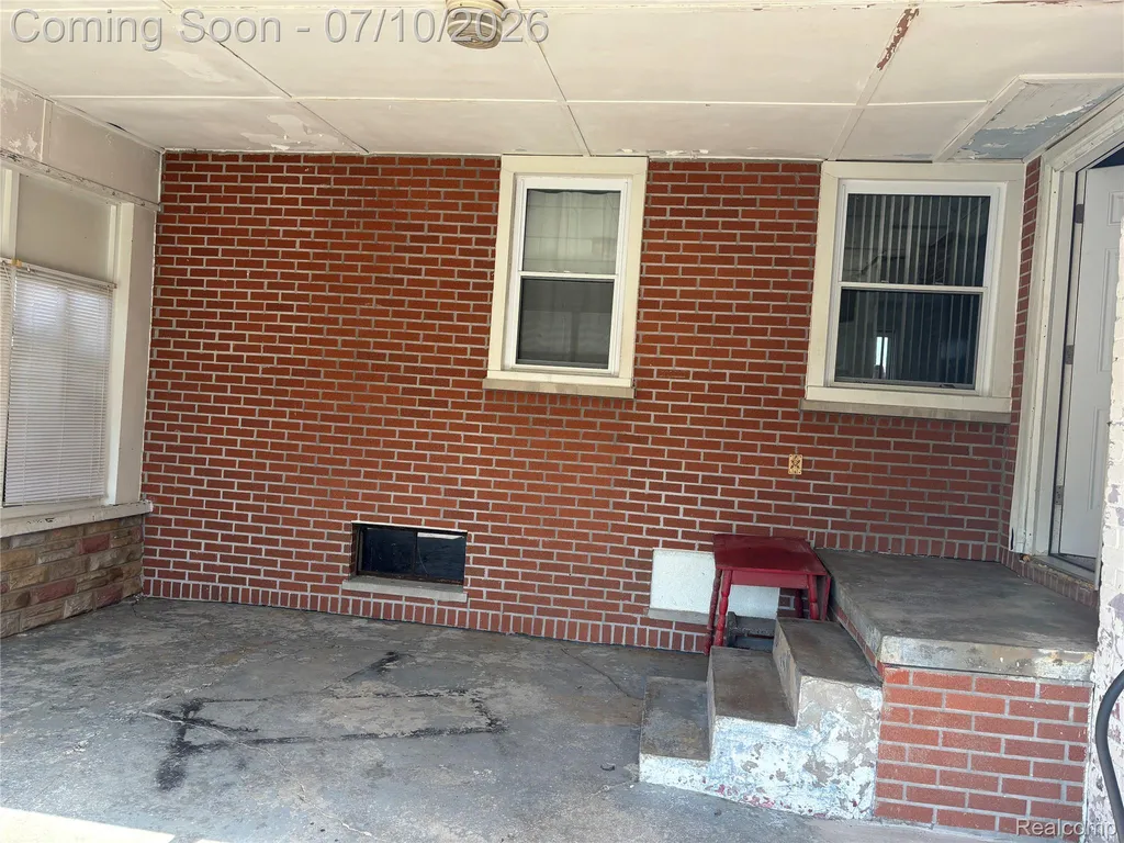 17588 Quarry Street Riverview City MI 48193