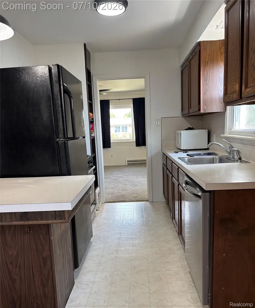 17588 Quarry Street Riverview City MI 48193