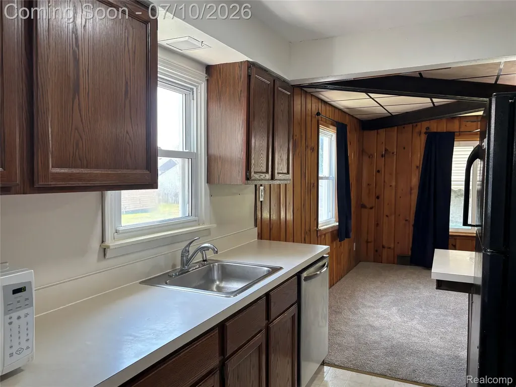 17588 Quarry Street Riverview City MI 48193