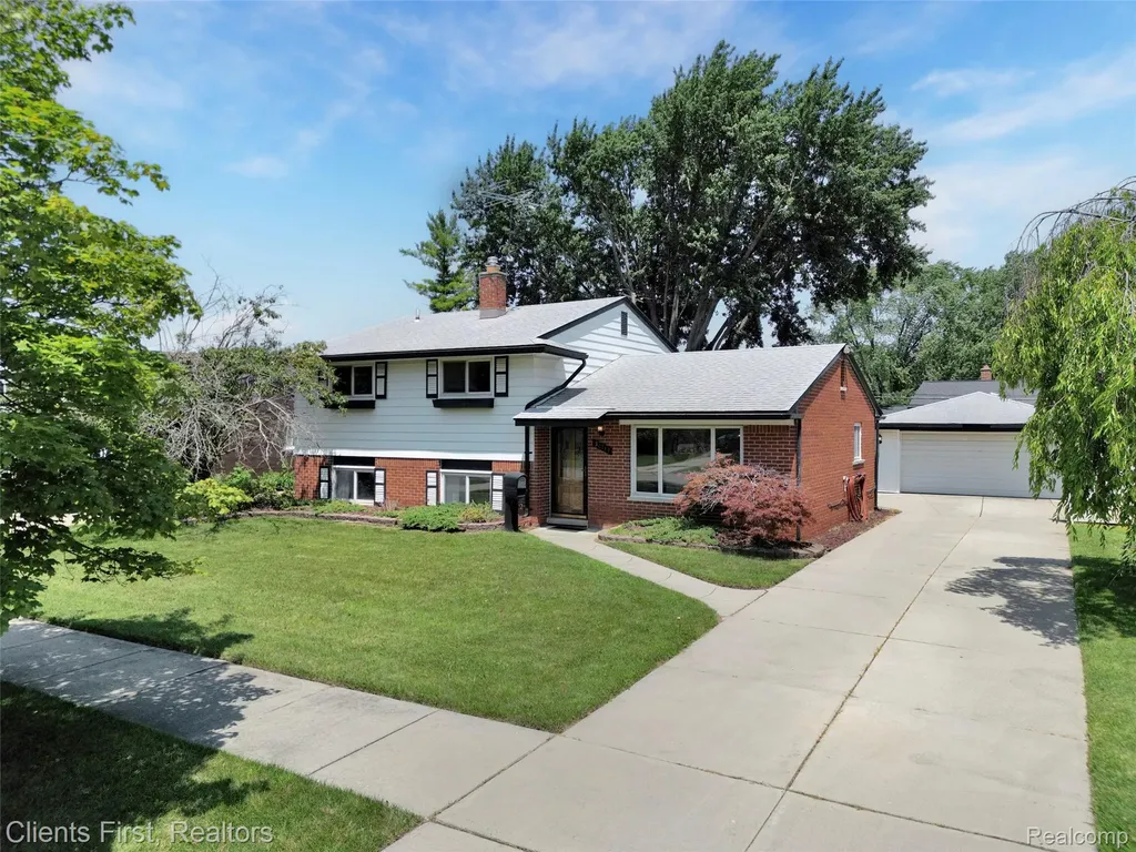 32714 Cowan Road Westland City MI 48185