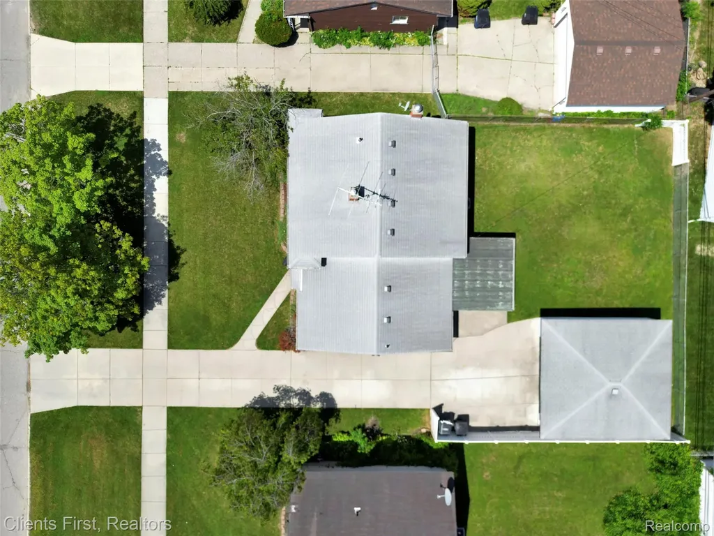 32714 Cowan Road Westland City MI 48185
