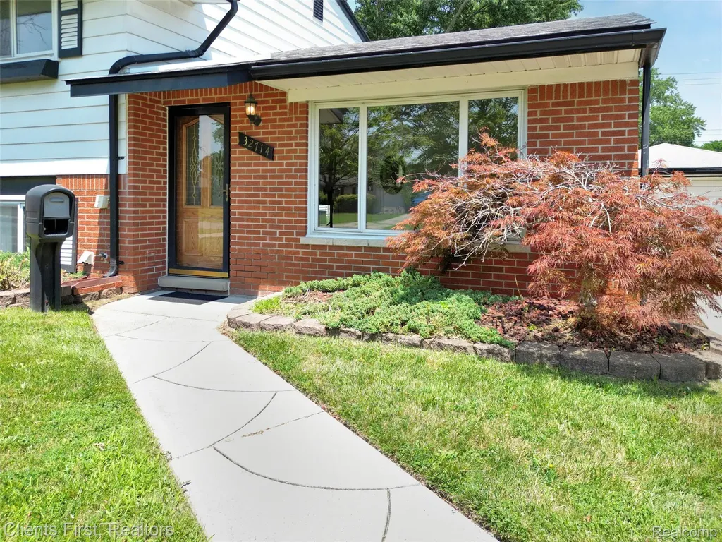 32714 Cowan Road Westland City MI 48185