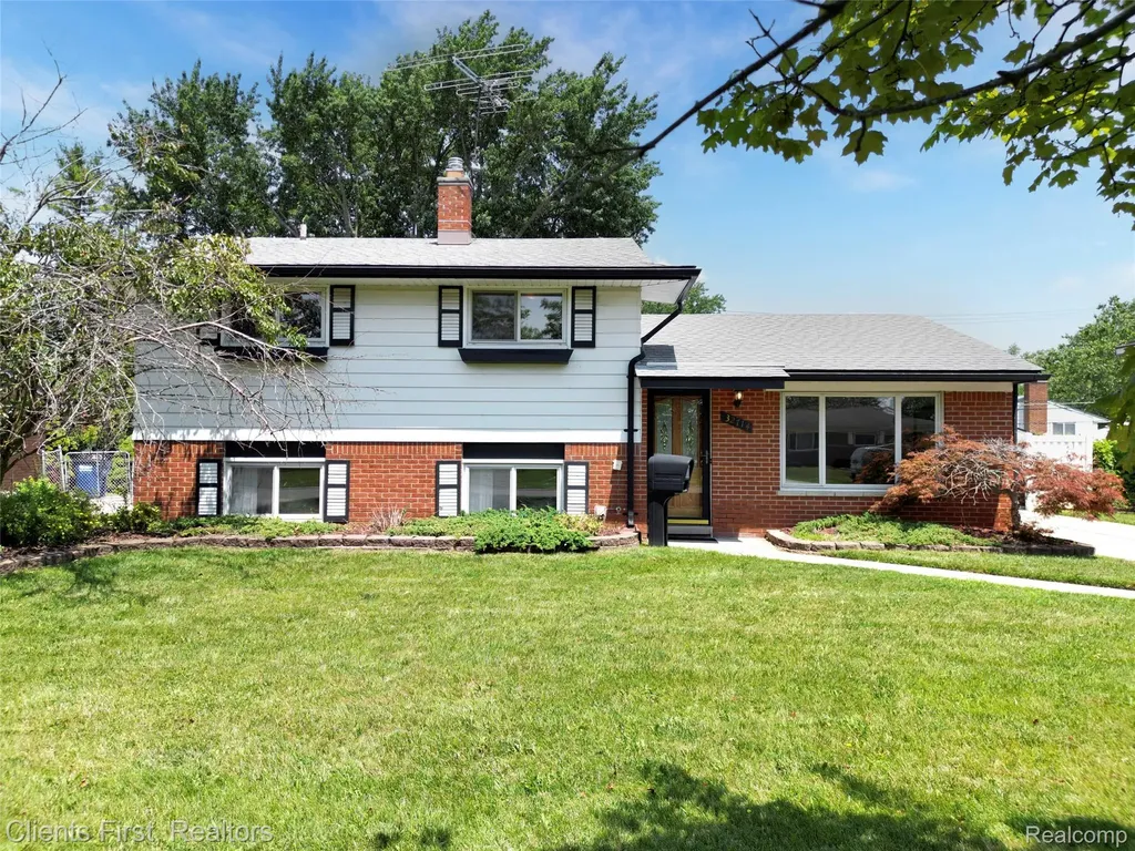 32714 Cowan Road Westland City MI 48185