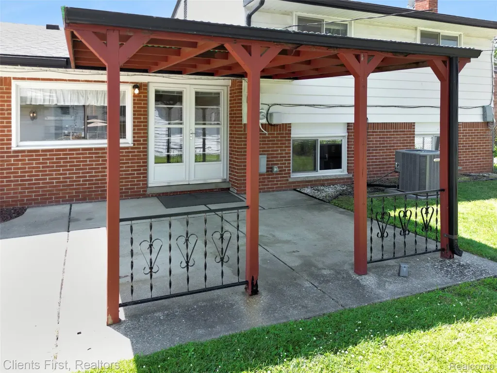 32714 Cowan Road Westland City MI 48185