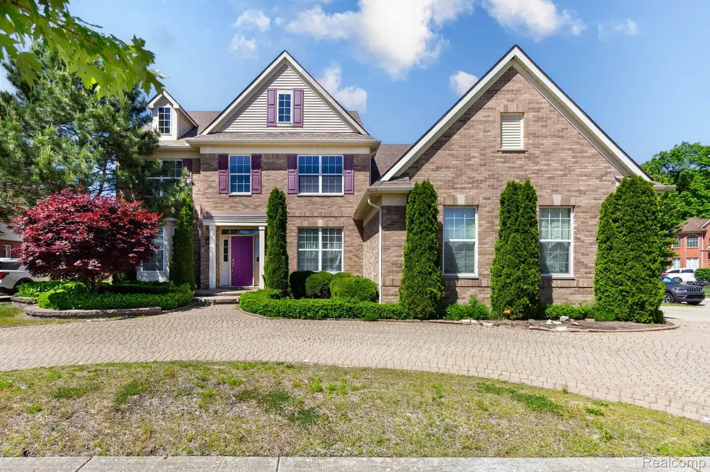 42575 Silverwood Drive Sterling Heights City MI 48314