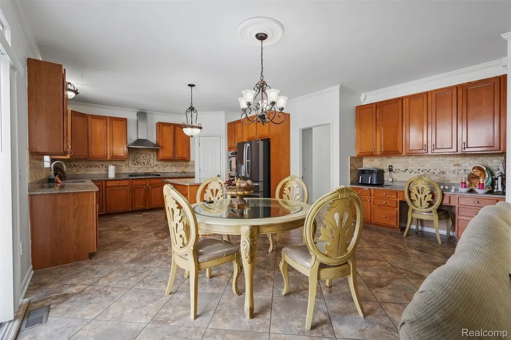 42575 Silverwood Drive Sterling Heights City MI 48314