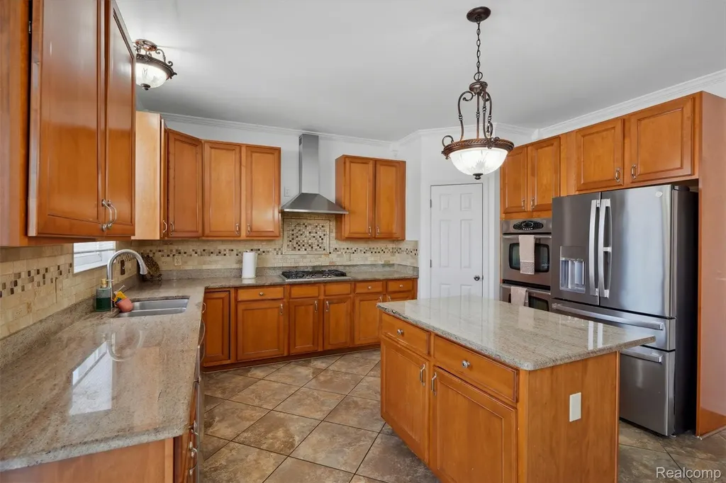 42575 Silverwood Drive Sterling Heights City MI 48314