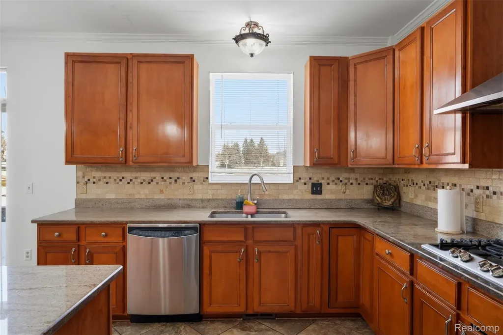 42575 Silverwood Drive Sterling Heights City MI 48314