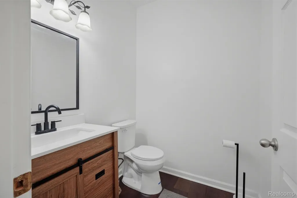 42575 Silverwood Drive Sterling Heights City MI 48314