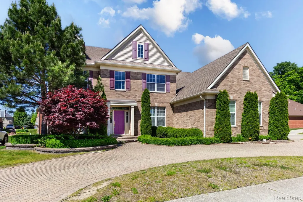 42575 Silverwood Drive Sterling Heights City MI 48314