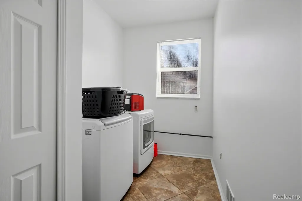42575 Silverwood Drive Sterling Heights City MI 48314