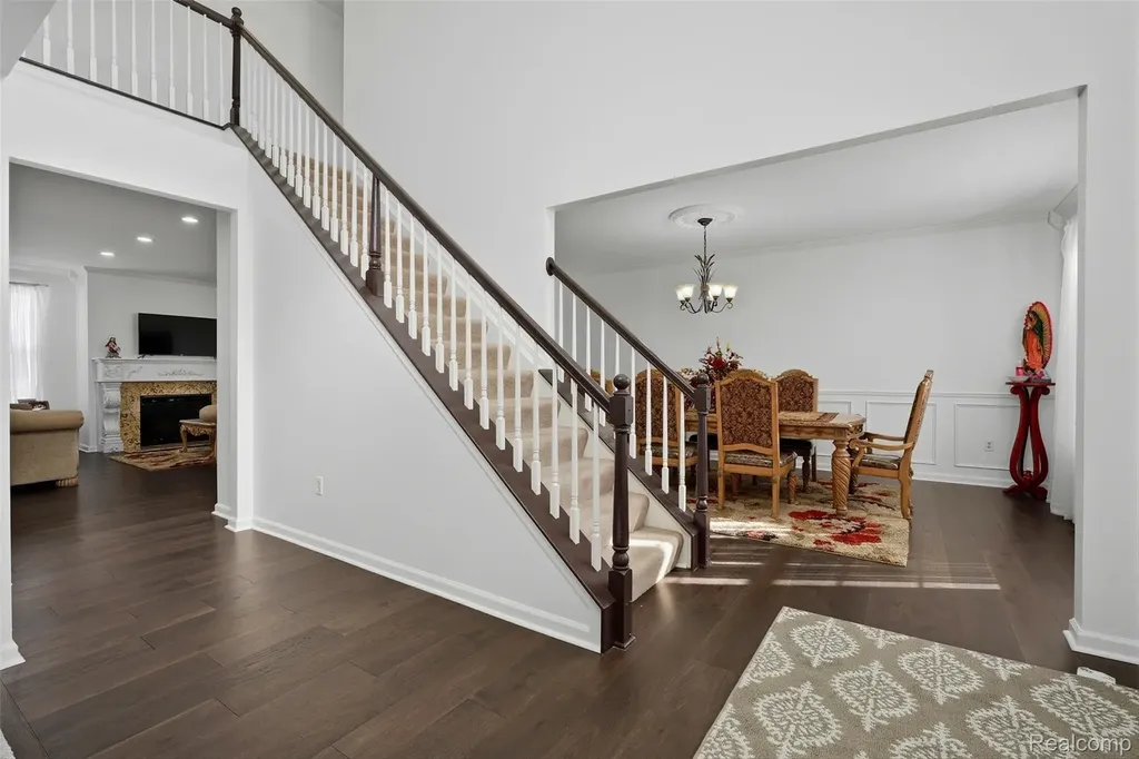 42575 Silverwood Drive Sterling Heights City MI 48314