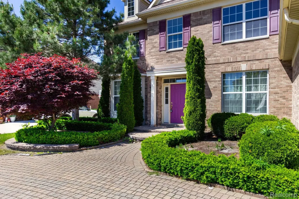 42575 Silverwood Drive Sterling Heights City MI 48314