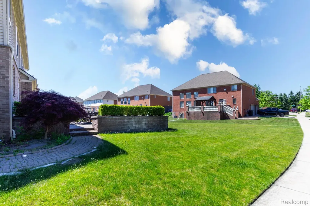 42575 Silverwood Drive Sterling Heights City MI 48314