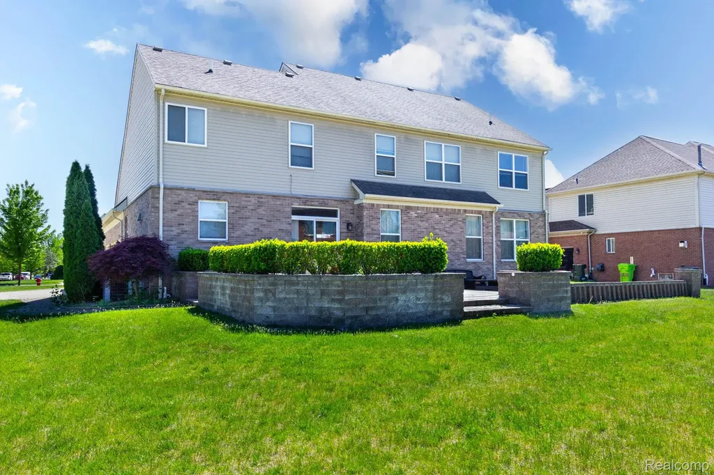 42575 Silverwood Drive Sterling Heights City MI 48314