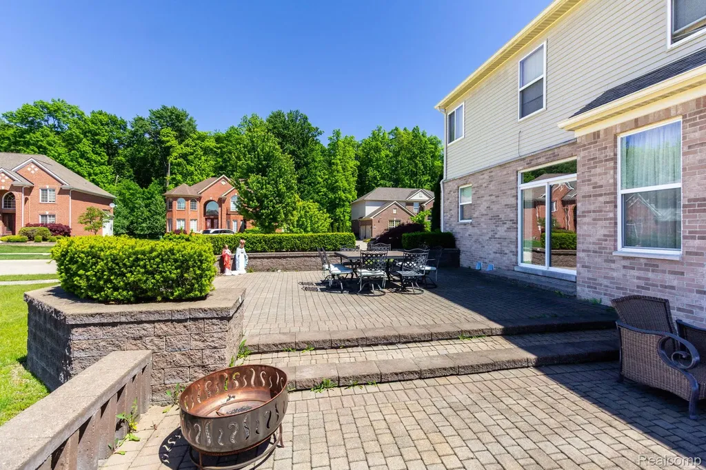42575 Silverwood Drive Sterling Heights City MI 48314