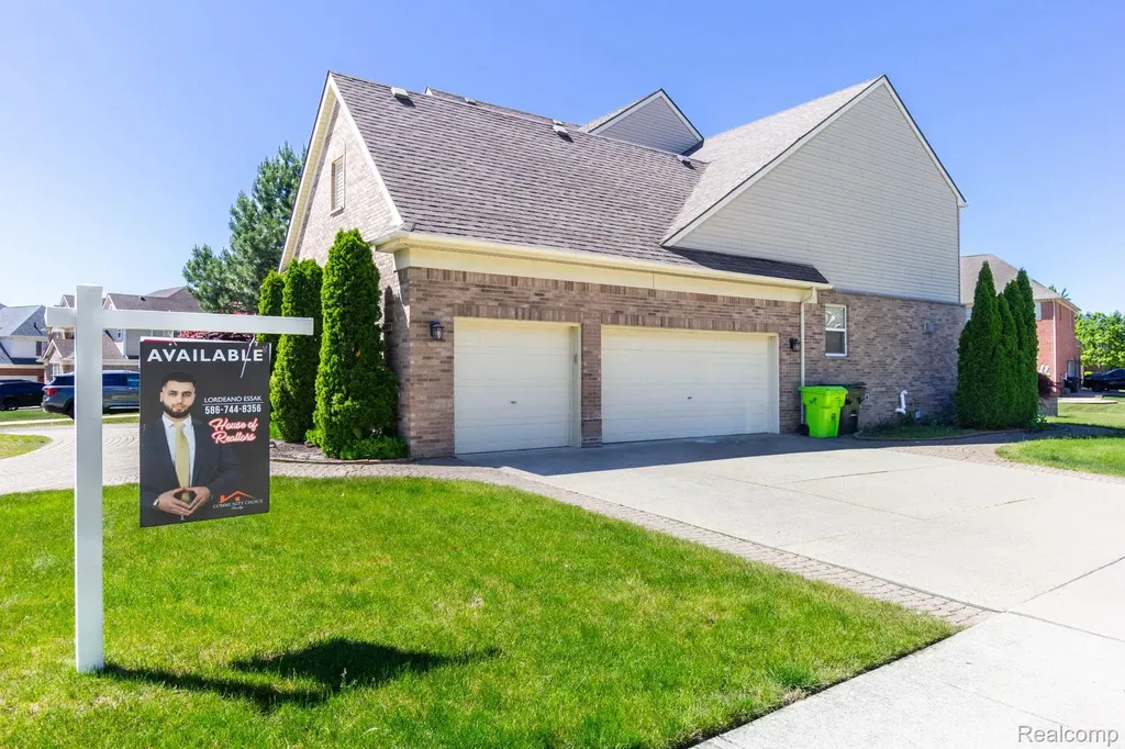 42575 Silverwood Drive Sterling Heights City MI 48314