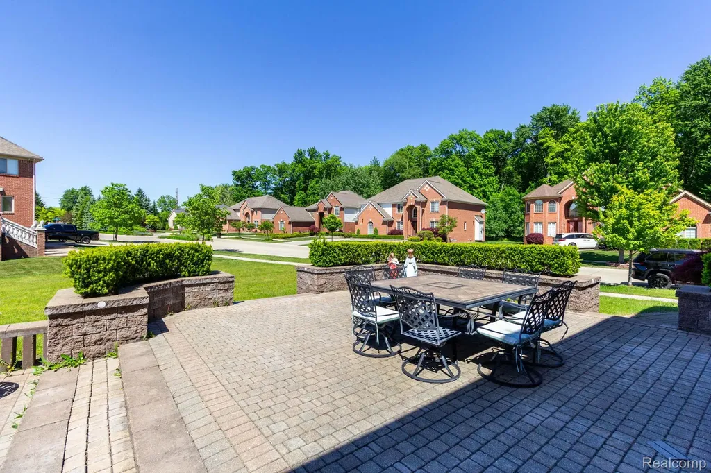 42575 Silverwood Drive Sterling Heights City MI 48314