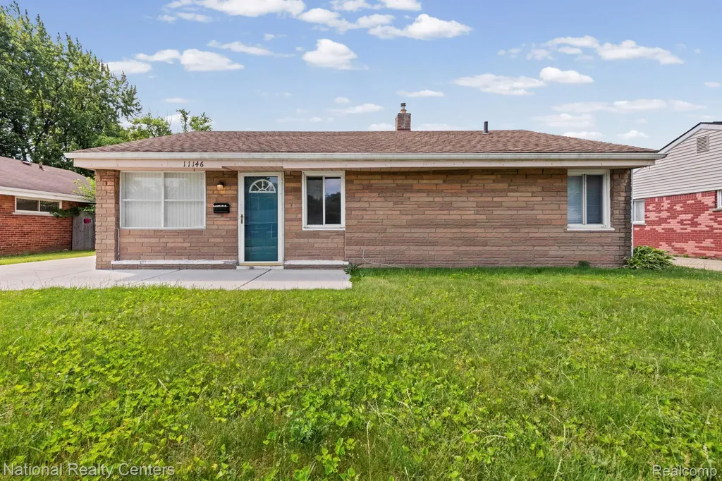 11146 Superior Avenue Warren City MI 48089