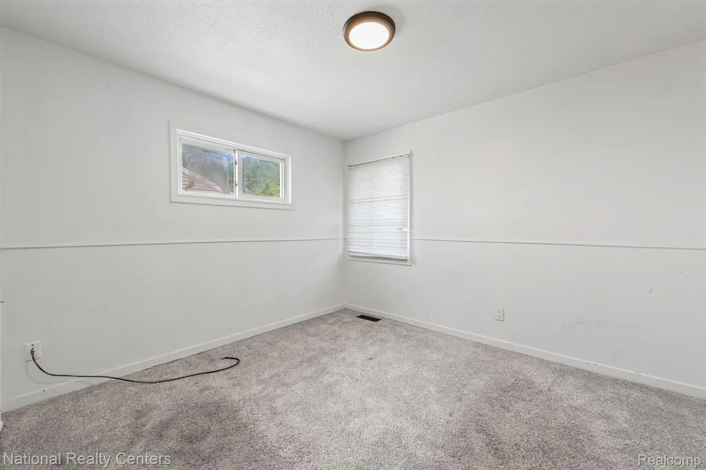 11146 Superior Avenue Warren City MI 48089