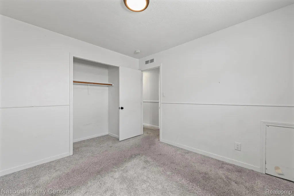 11146 Superior Avenue Warren City MI 48089
