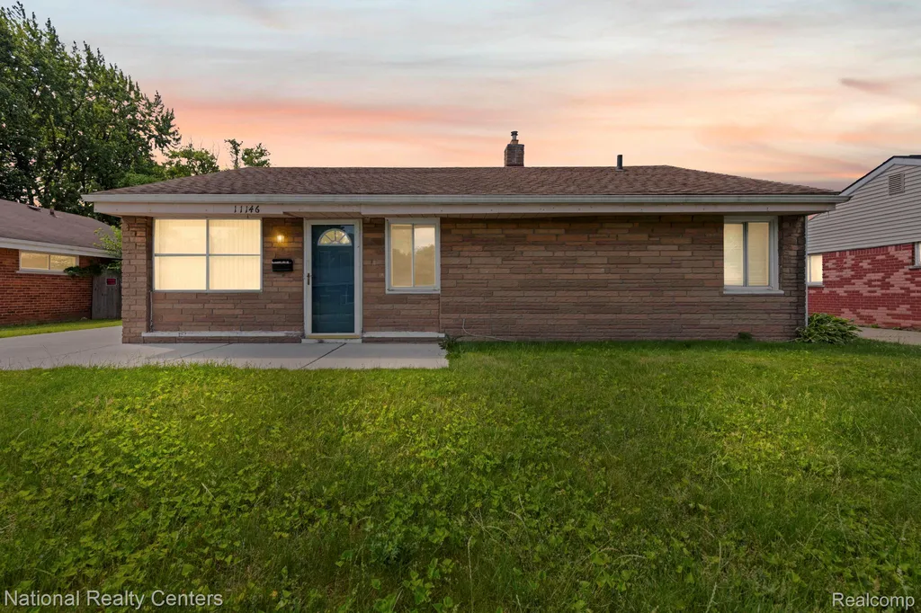 11146 Superior Avenue Warren City MI 48089