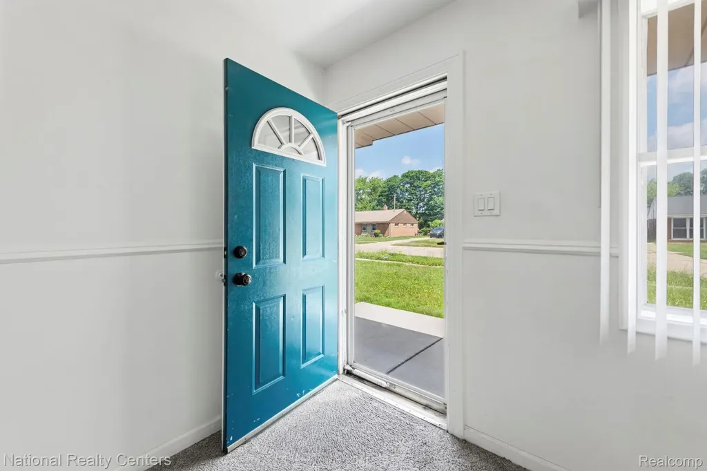 11146 Superior Avenue Warren City MI 48089