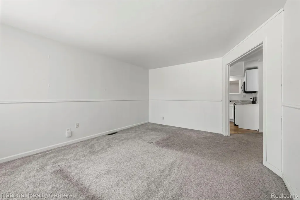 11146 Superior Avenue Warren City MI 48089