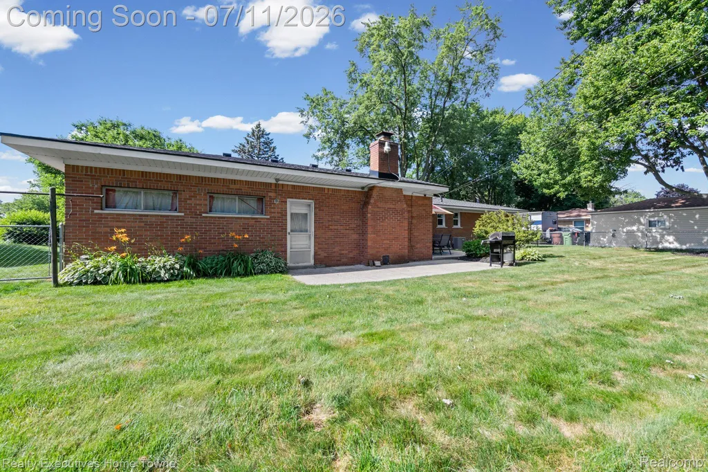 5615 Althea Street Shelby Charter Township MI 48316