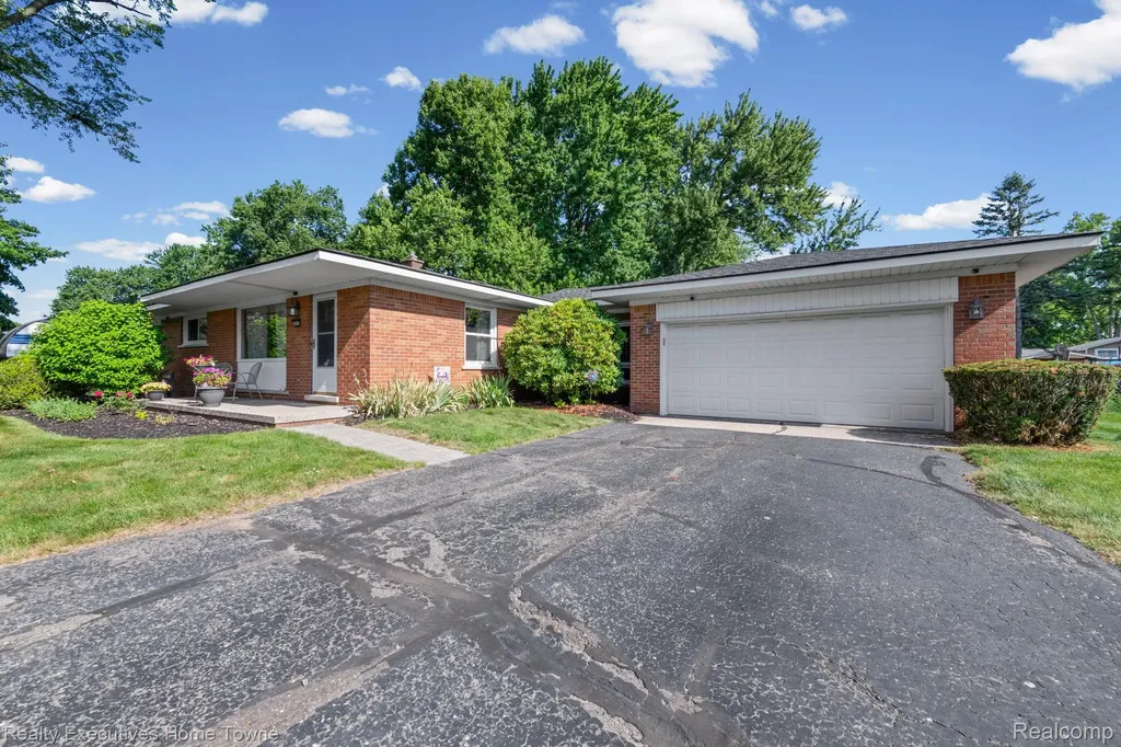 5615 Althea Street Shelby Charter Township MI 48316