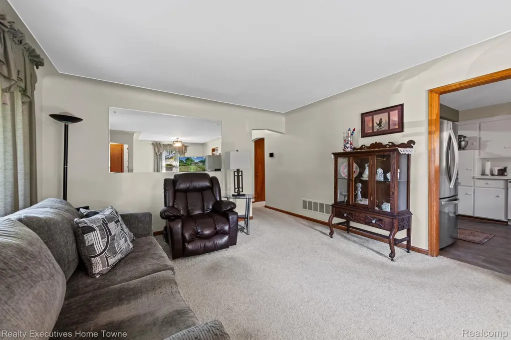 5615 Althea Street Shelby Charter Township MI 48316
