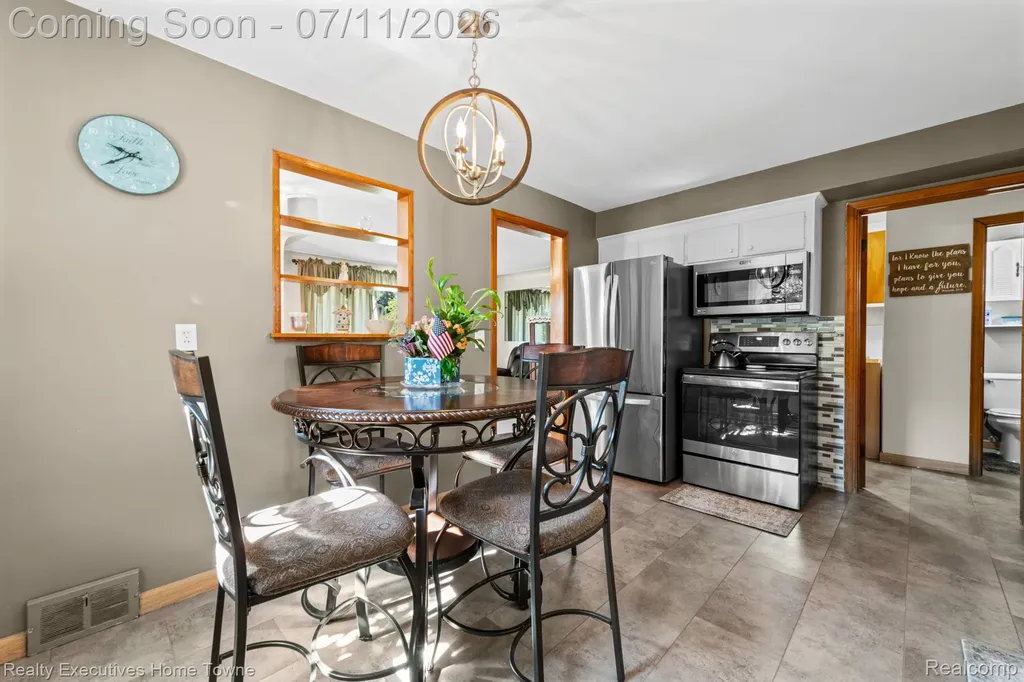 5615 Althea Street Shelby Charter Township MI 48316