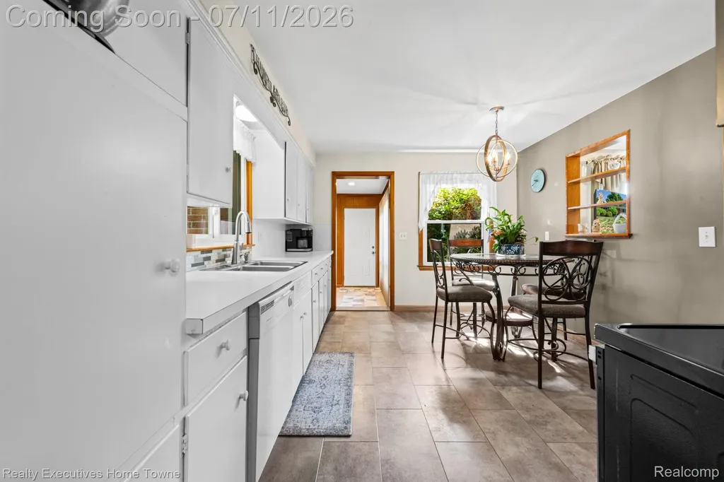 5615 Althea Street Shelby Charter Township MI 48316