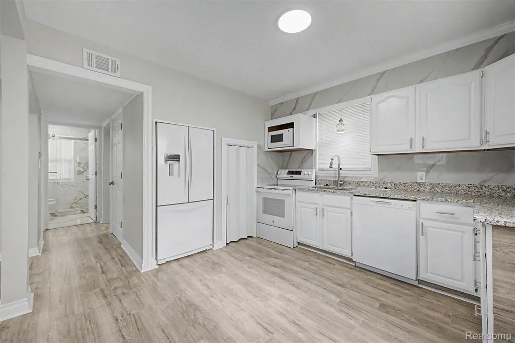31980 Alvin Street Garden City City MI 48135