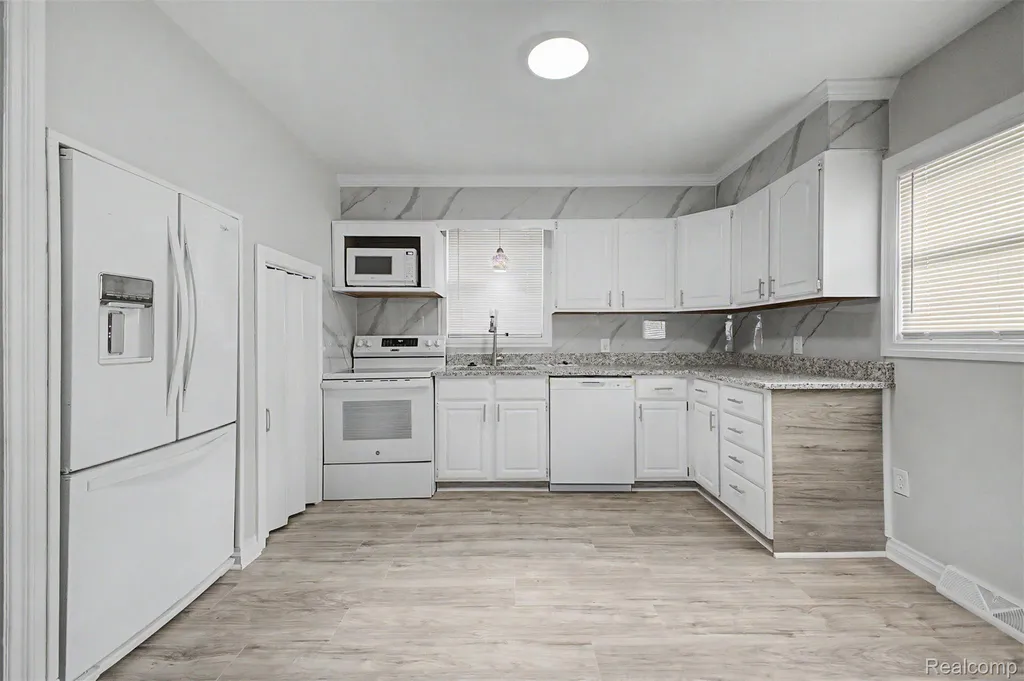 31980 Alvin Street Garden City City MI 48135