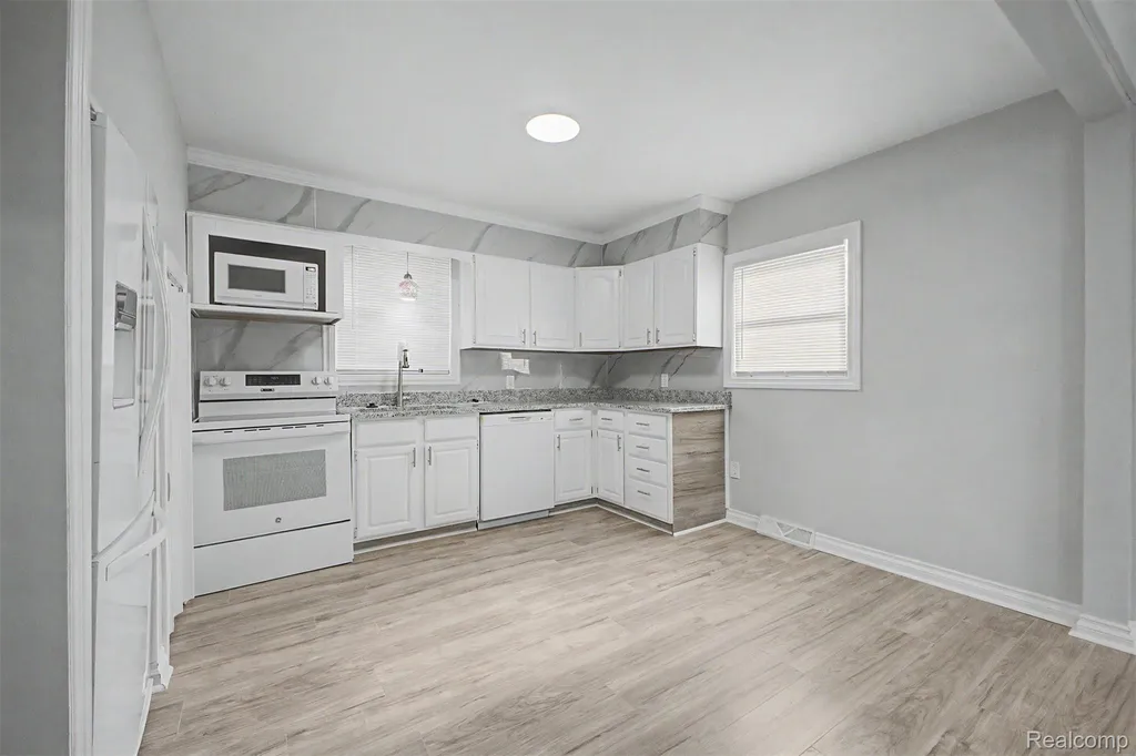 31980 Alvin Street Garden City City MI 48135
