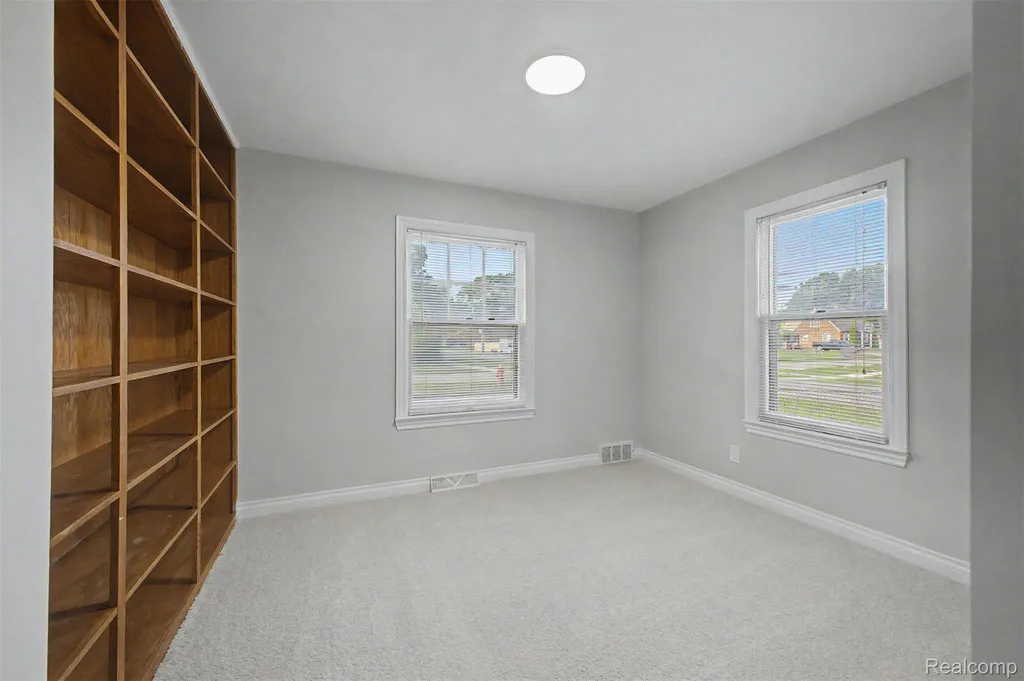 31980 Alvin Street Garden City City MI 48135
