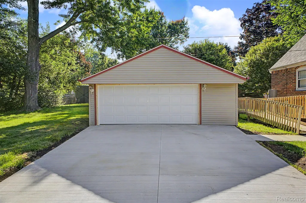31980 Alvin Street Garden City City MI 48135