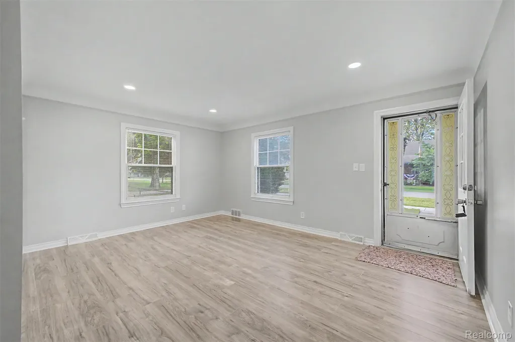 31980 Alvin Street Garden City City MI 48135