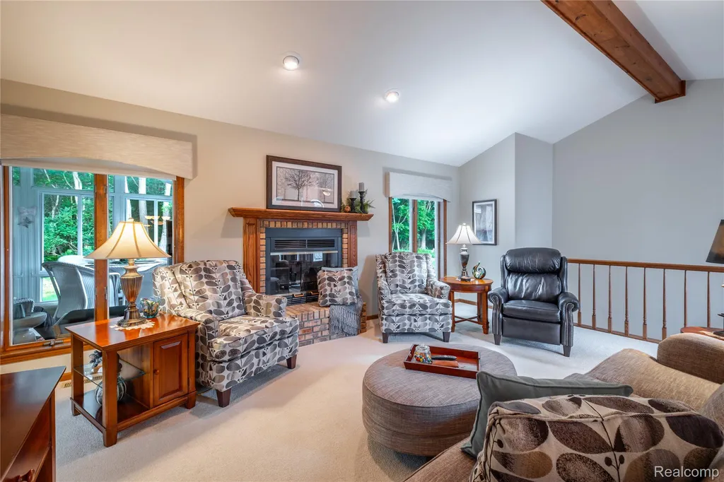 1109 S Lake Valley Drive Fenton Charter Township MI 48430