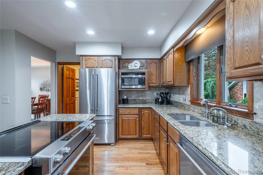 1109 S Lake Valley Drive Fenton Charter Township MI 48430