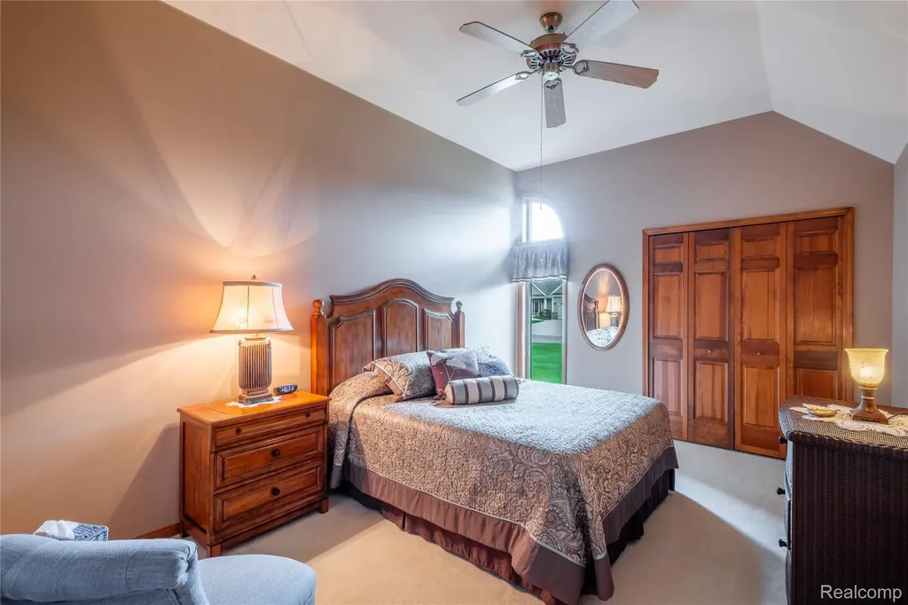 1109 S Lake Valley Drive Fenton Charter Township MI 48430