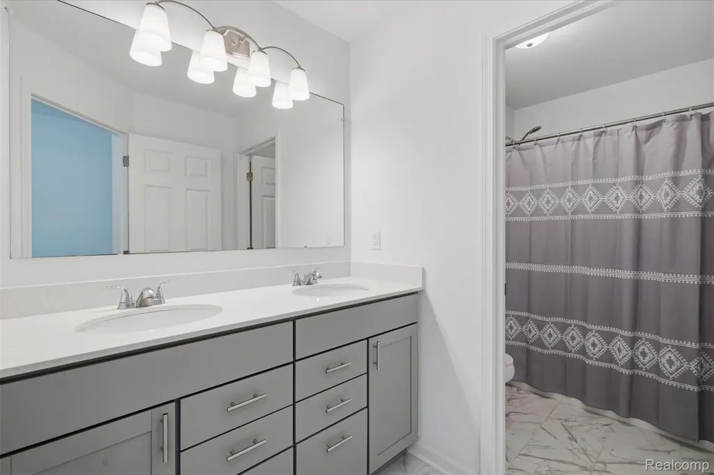 20633 Gidran Drive Lyon Charter Township MI 48178