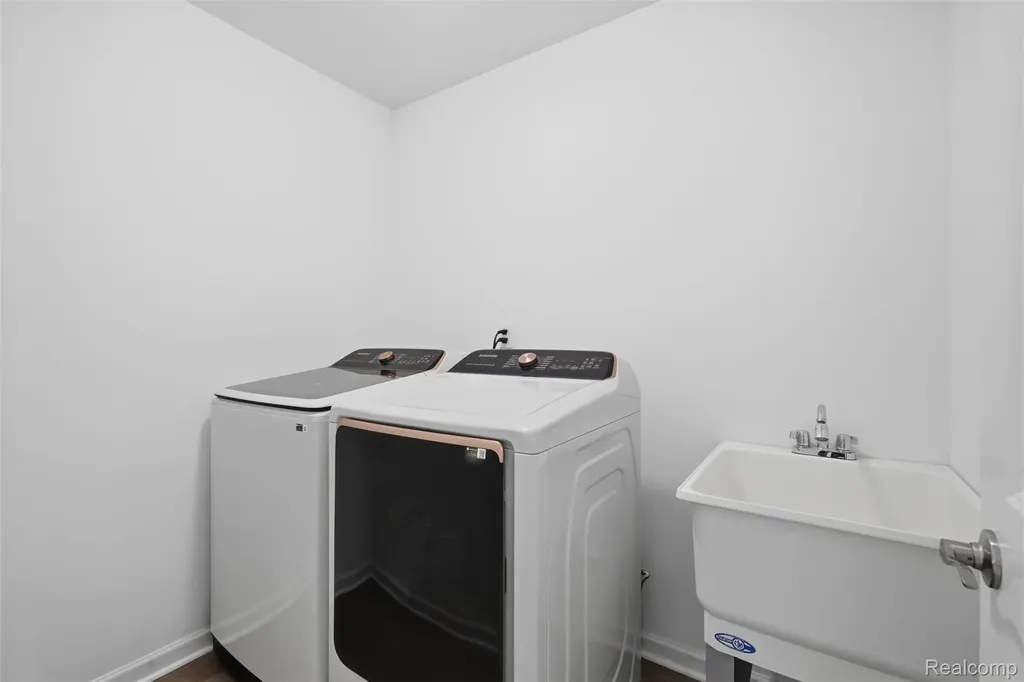20633 Gidran Drive Lyon Charter Township MI 48178