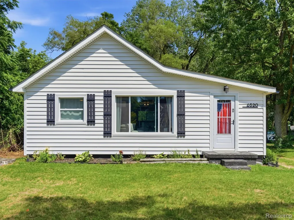 6520 N Hix Road Westland City MI 48185