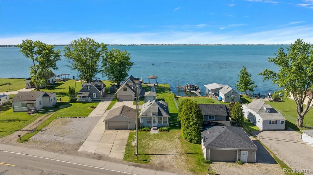 8449 Dixie Highway Ira Township MI 48023