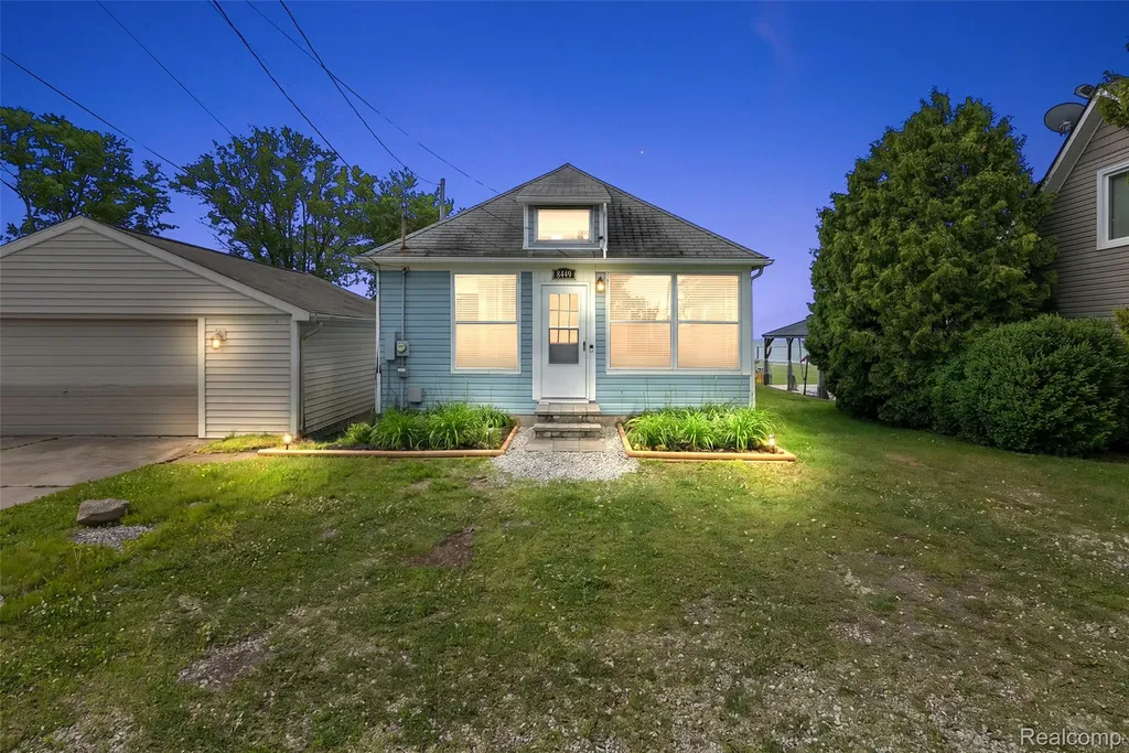 8449 Dixie Highway Ira Township MI 48023
